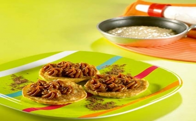Panquequitos de quinua con manjar de lúcuma